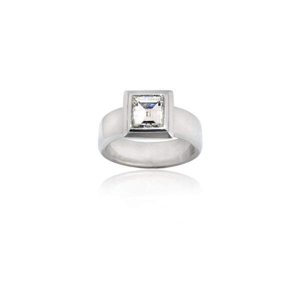 Carré Cut Diamond Platinum Ring